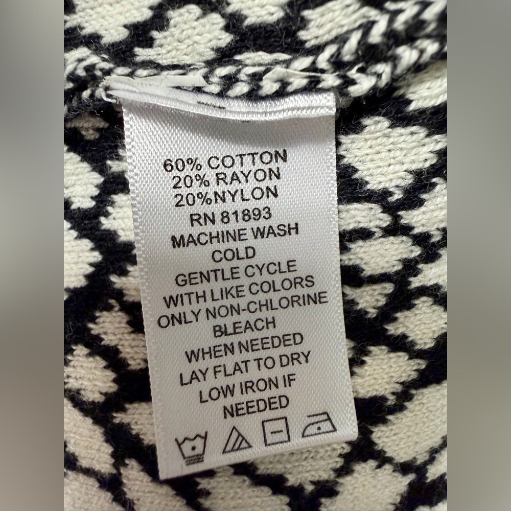 Isaac Mizrahi Live Cardigan Women’s 2X Black White Geometric Button Front - Picture 6 of 10